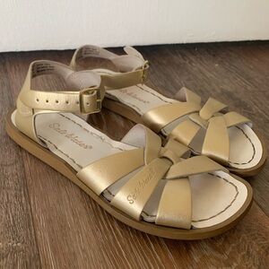 This is Salt-Water by Hoy sandals.